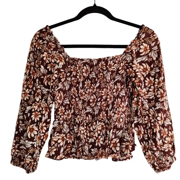 American Eagle Ruched Flutter Hem Off / On Shoulder Flowy Puff Sleeve Floral Top - Picture 2 of 9